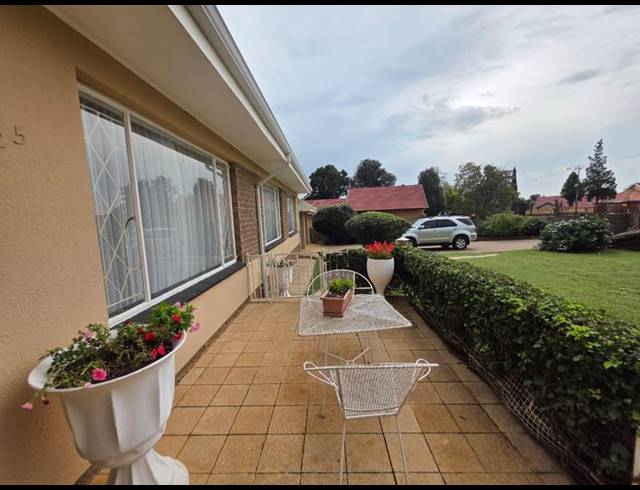 3 BEDROOM HOUSE FOR SALE IN GREENHILLS